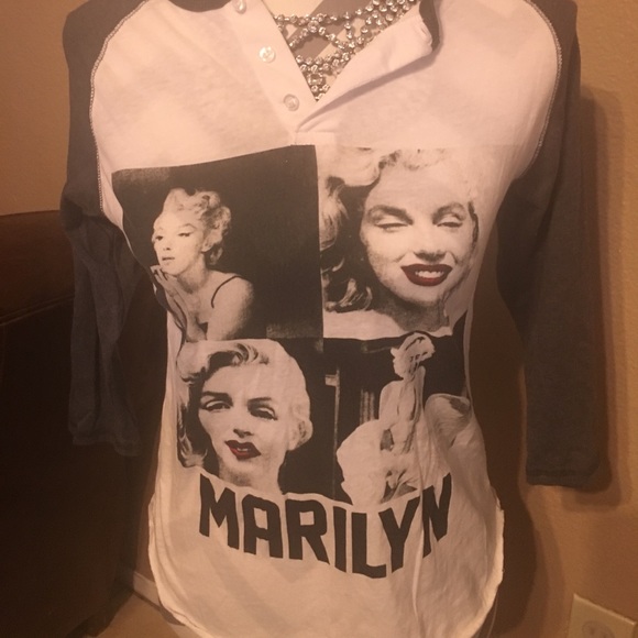 Marilyn Monroe Tee! - Picture 1 of 4